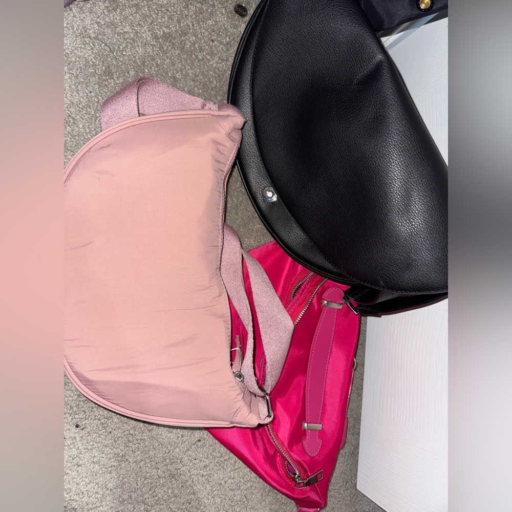 Bags ๐ - Picture 2 of 3